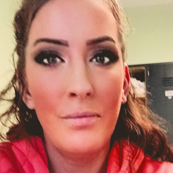 Meet your Posher, Angela - Picture 1 of 1